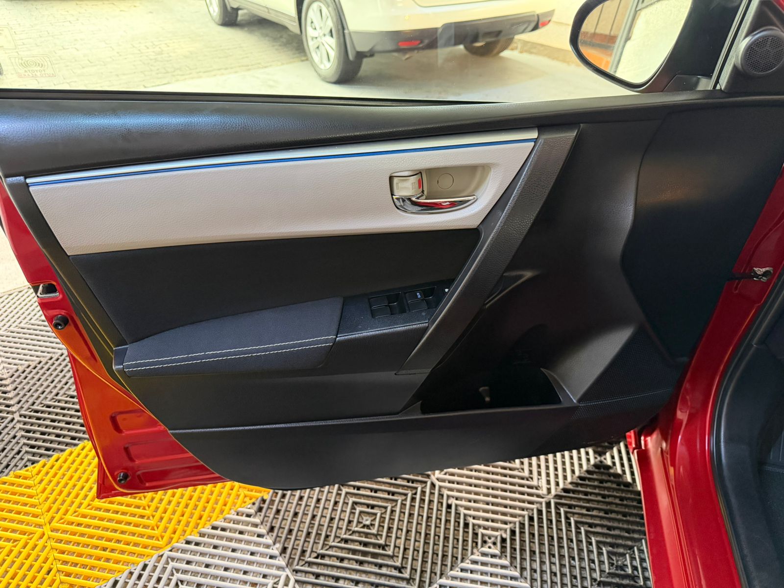 TOYOTA COROLLA LE 2014 1.8 AT - Image 16