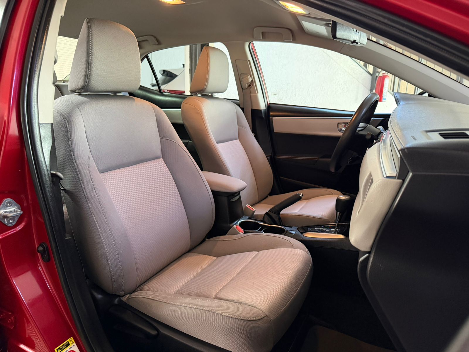 TOYOTA COROLLA LE 2014 1.8 AT - Image 18