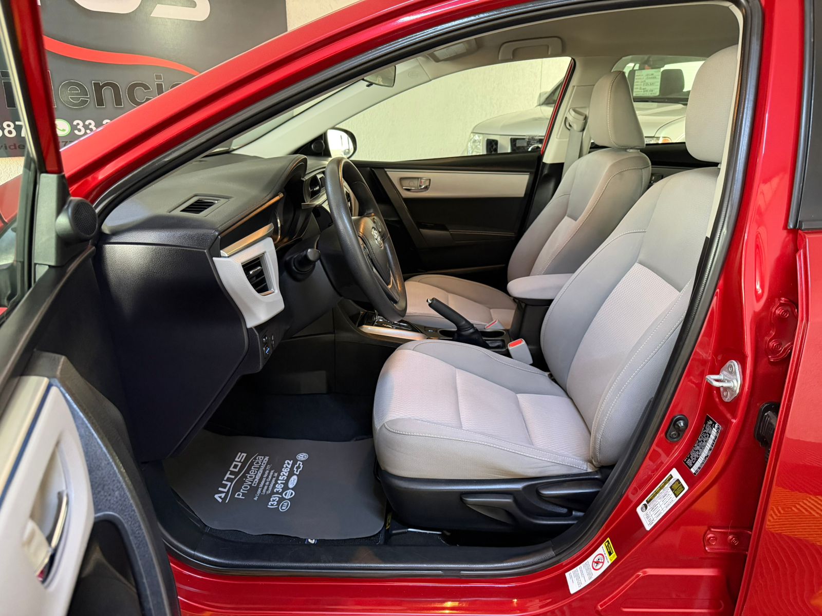 TOYOTA COROLLA LE 2014 1.8 AT - Image 23
