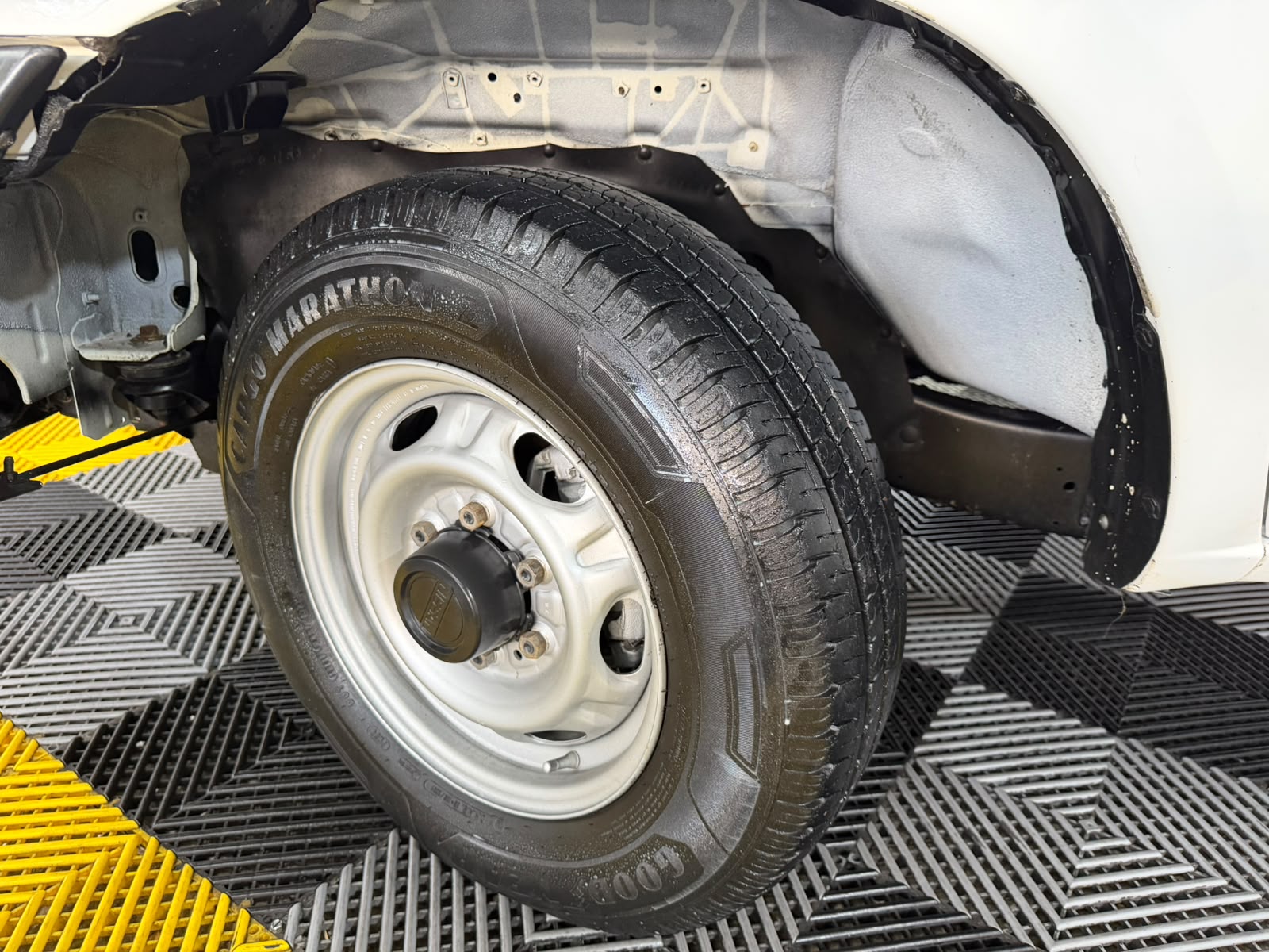 IMPONENTE NISSAN NP300 2012 CAB SENCILLA - Image 11