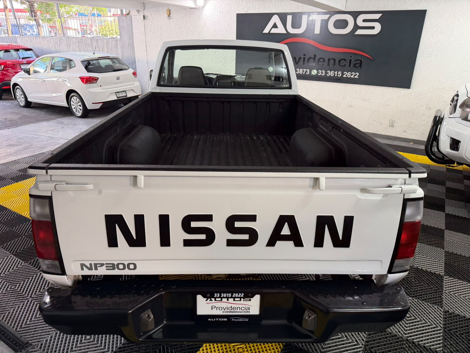 IMPONENTE NISSAN NP300 2012 CAB SENCILLA - Image 12