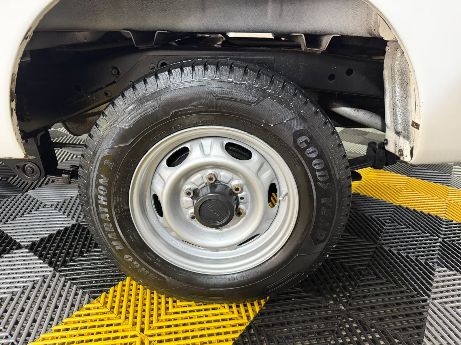 IMPONENTE NISSAN NP300 2012 CAB SENCILLA - Image 21