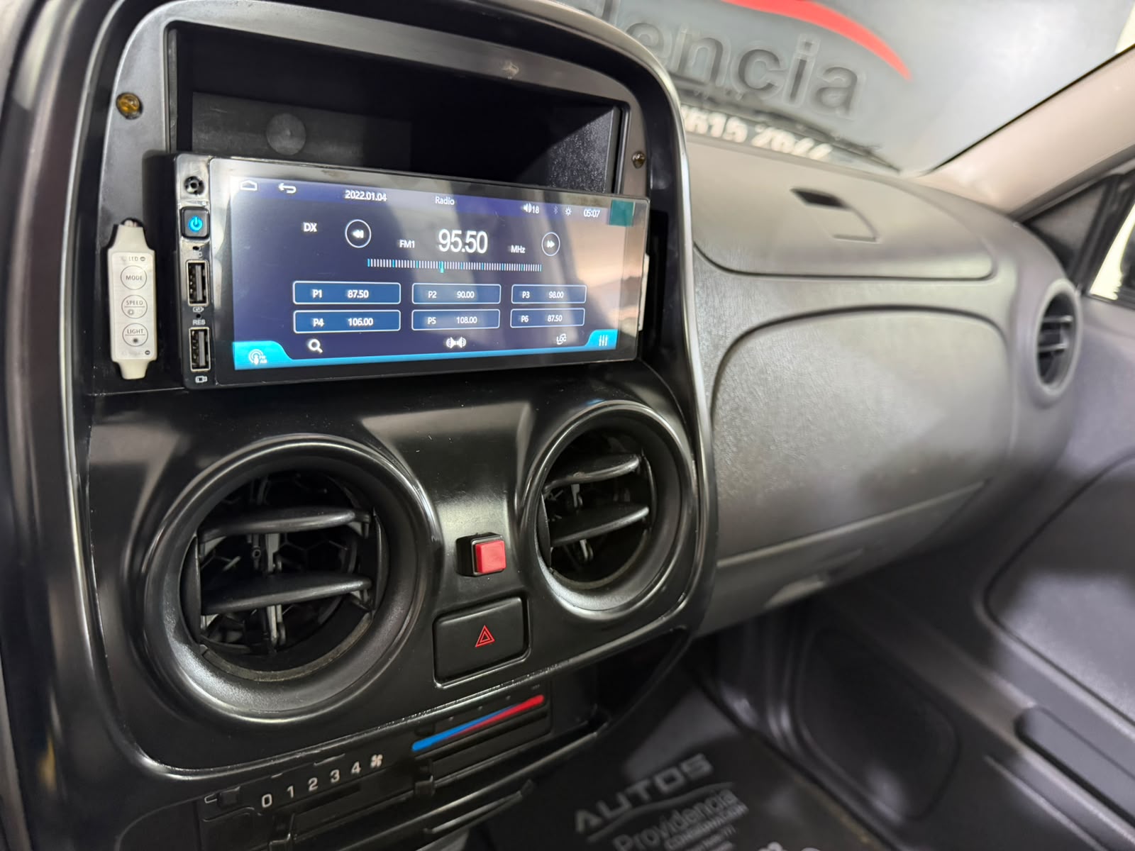 IMPONENTE NISSAN NP300 2012 CAB SENCILLA - Image 25