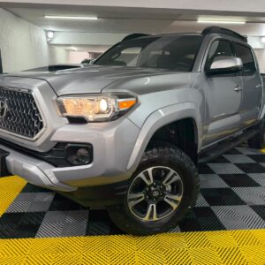 IMPONENTE TOYOTA TACOMA 2018 TRD SPORT 4x2 AT 3.5 V6
