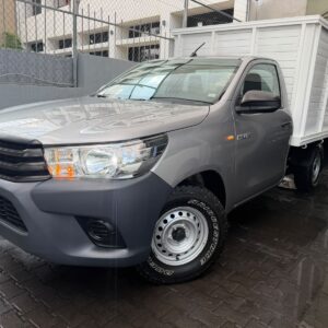 TOYOTA HILUX ESTACAS 2021