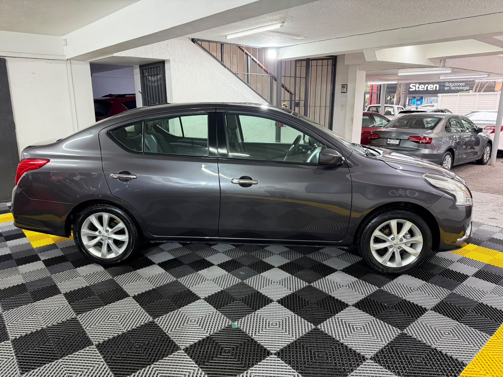 NISSAN VERSA ADVANCE 2016 - Imagen 4