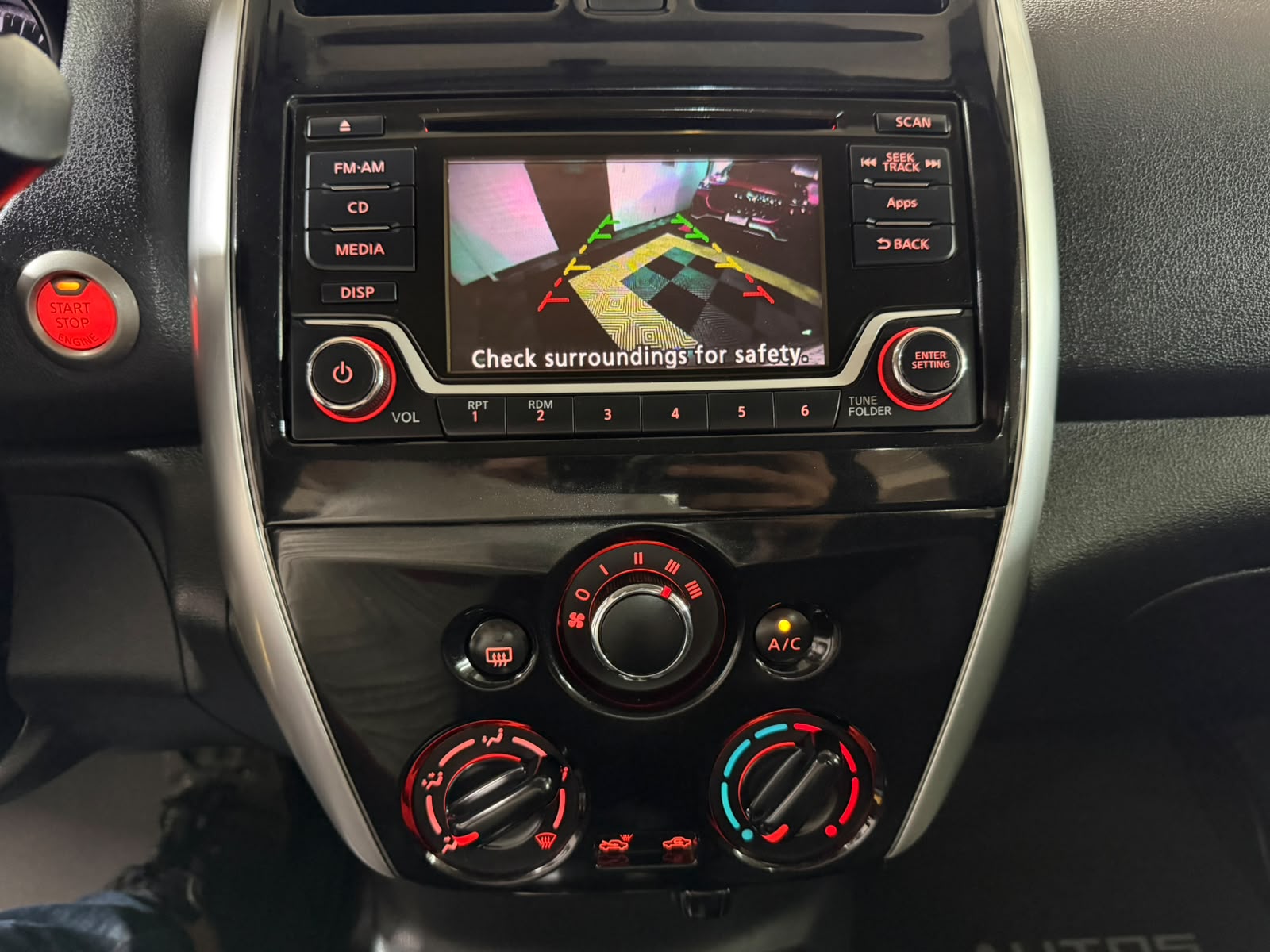 NISSAN VERSA ADVANCE 2016 - Imagen 18