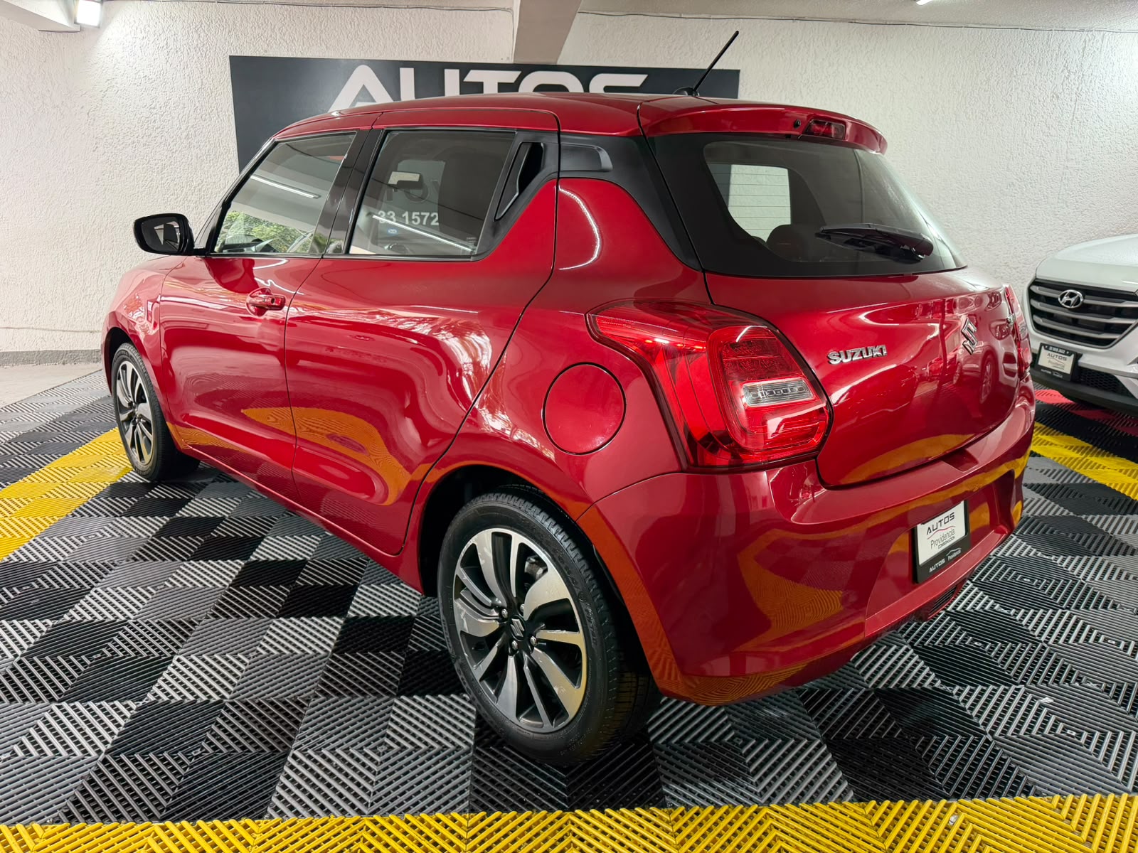 SUZUKI SWIFT GLX 2019 - Imagen 6