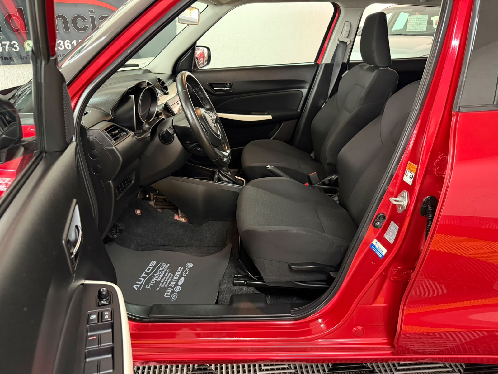 SUZUKI SWIFT GLX 2019 - Imagen 11