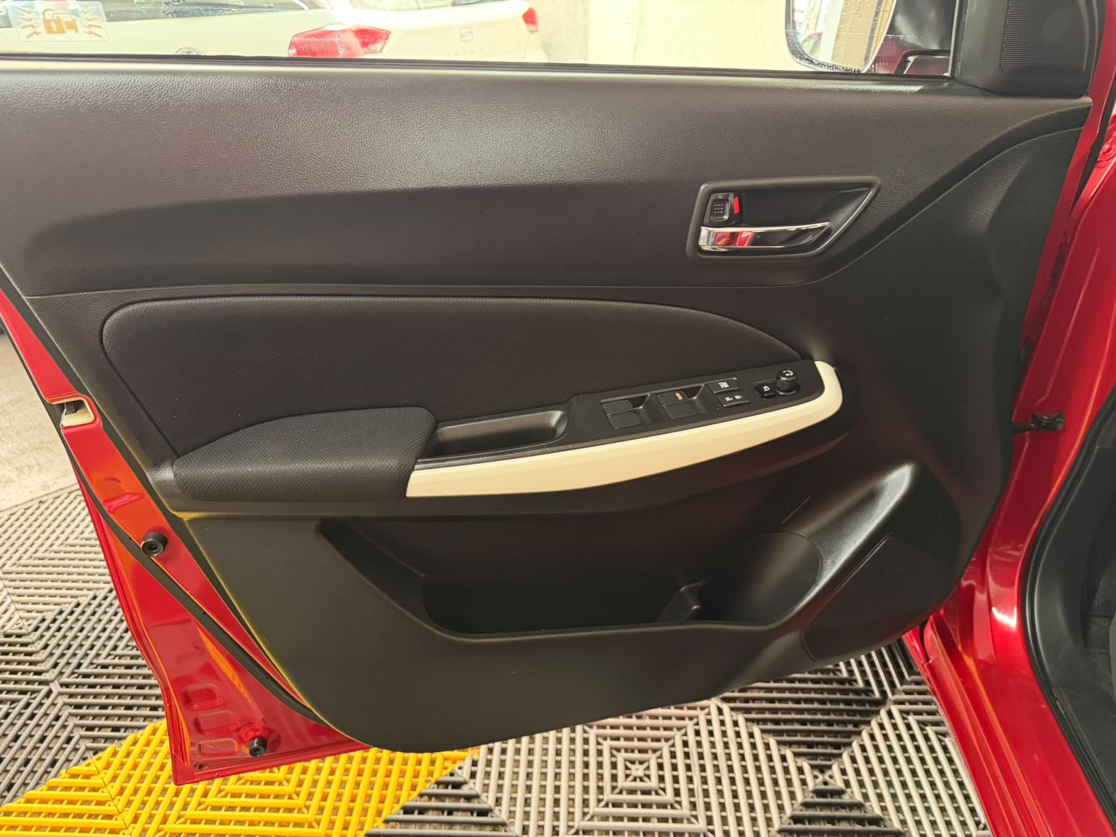 SUZUKI SWIFT GLX 2019 - Imagen 13