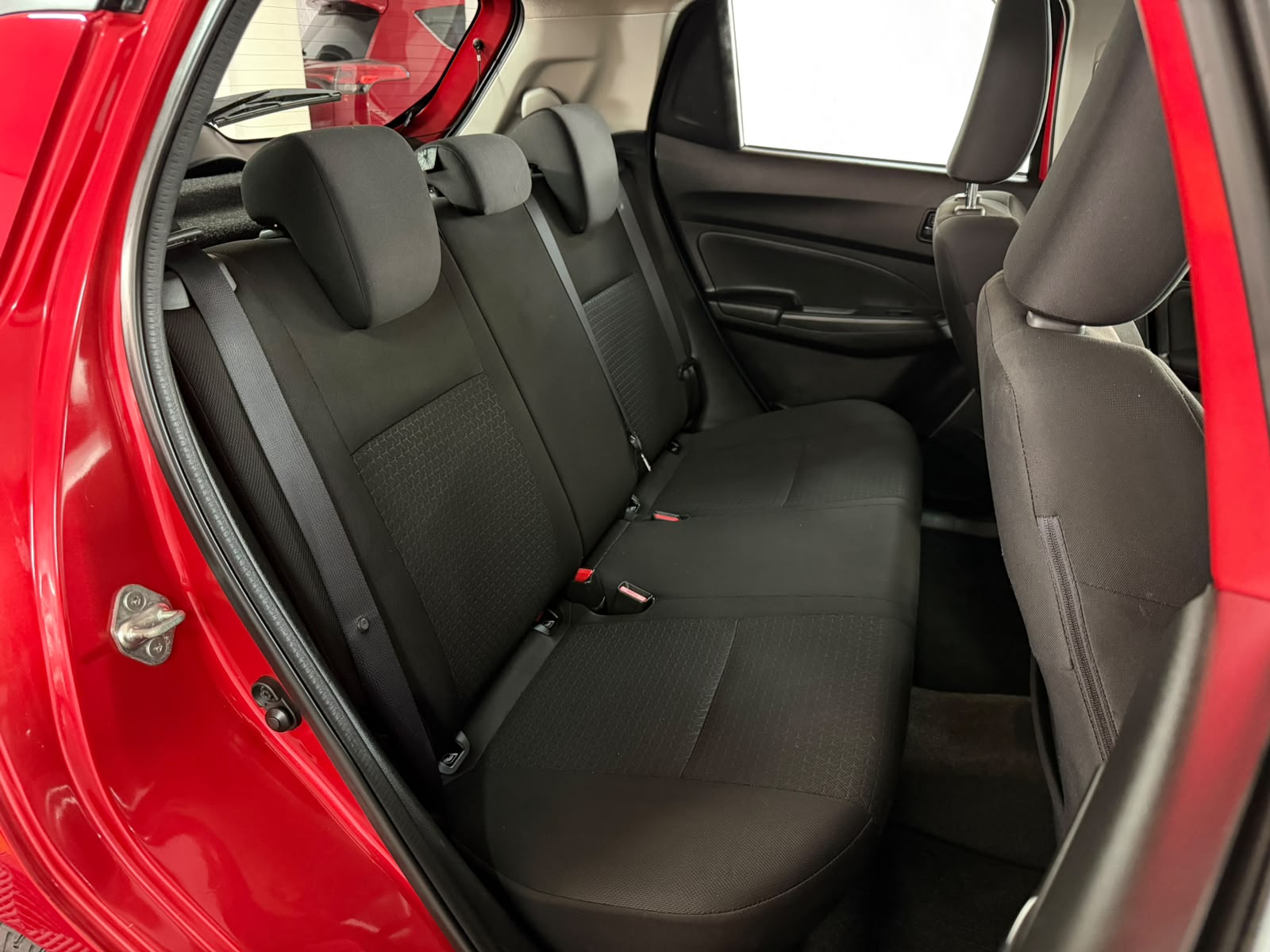 SUZUKI SWIFT GLX 2019 - Imagen 18