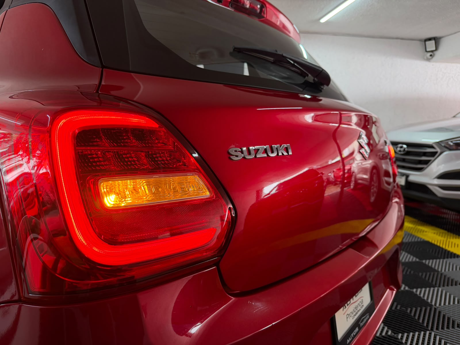 SUZUKI SWIFT GLX 2019 - Imagen 22