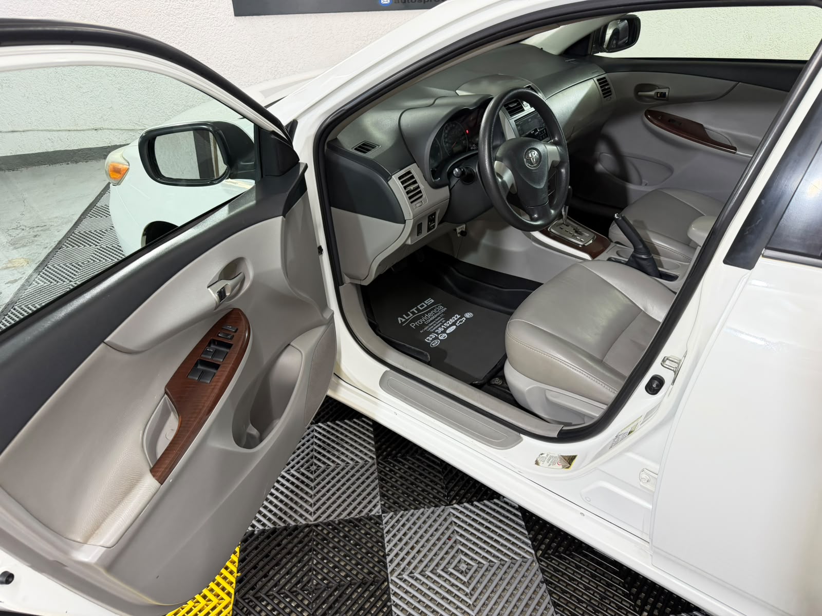 TOYOTA COROLLA XLE 2011 - Imagen 7